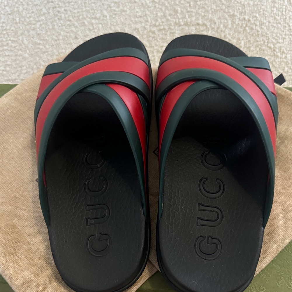 Gucci Red and Dark Green Crisscross Rubber Slide Sandals - Picture 2 of 8